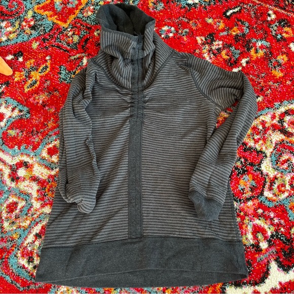 Lululemon In a Cinch Long Sleeve Reversible Stripe Funnel Neck Pull Over - Picture 4 of 8